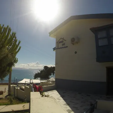 Deniz Evi *